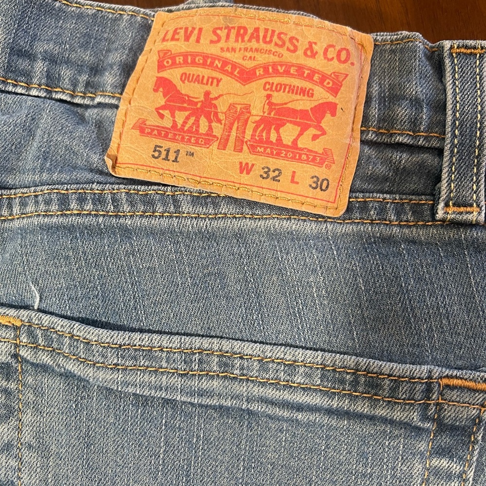 Men’s Levi’s Size 32X30, 511
